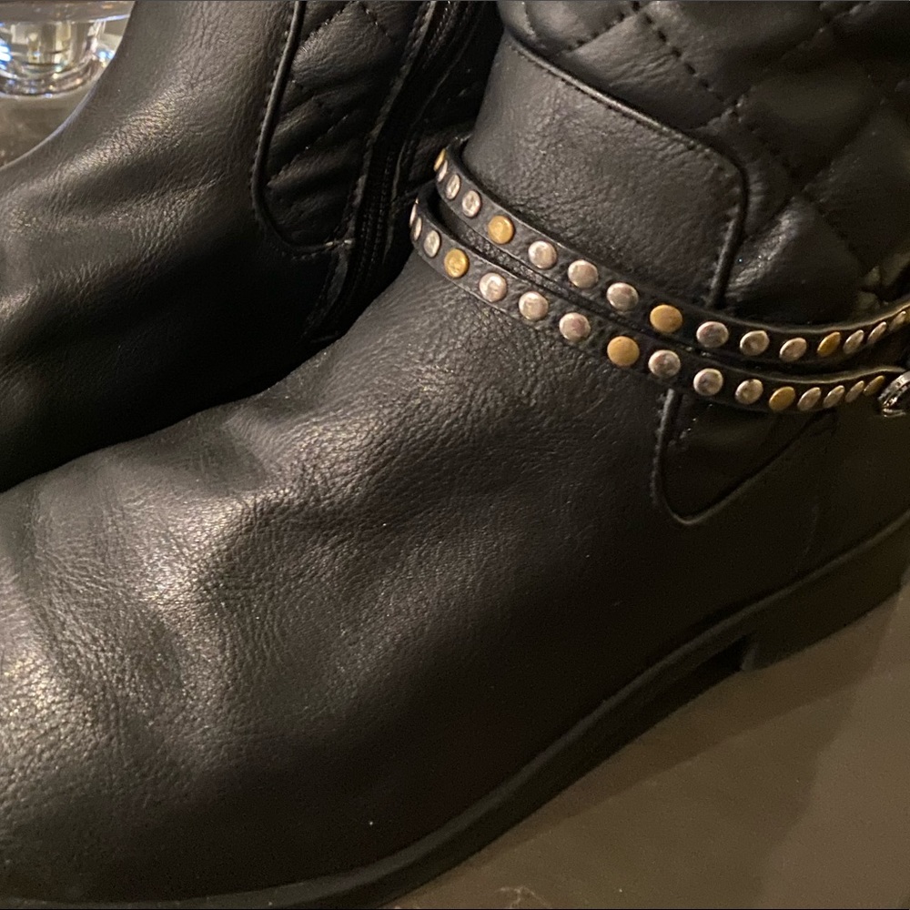 Aerosols Quilted Black Boots